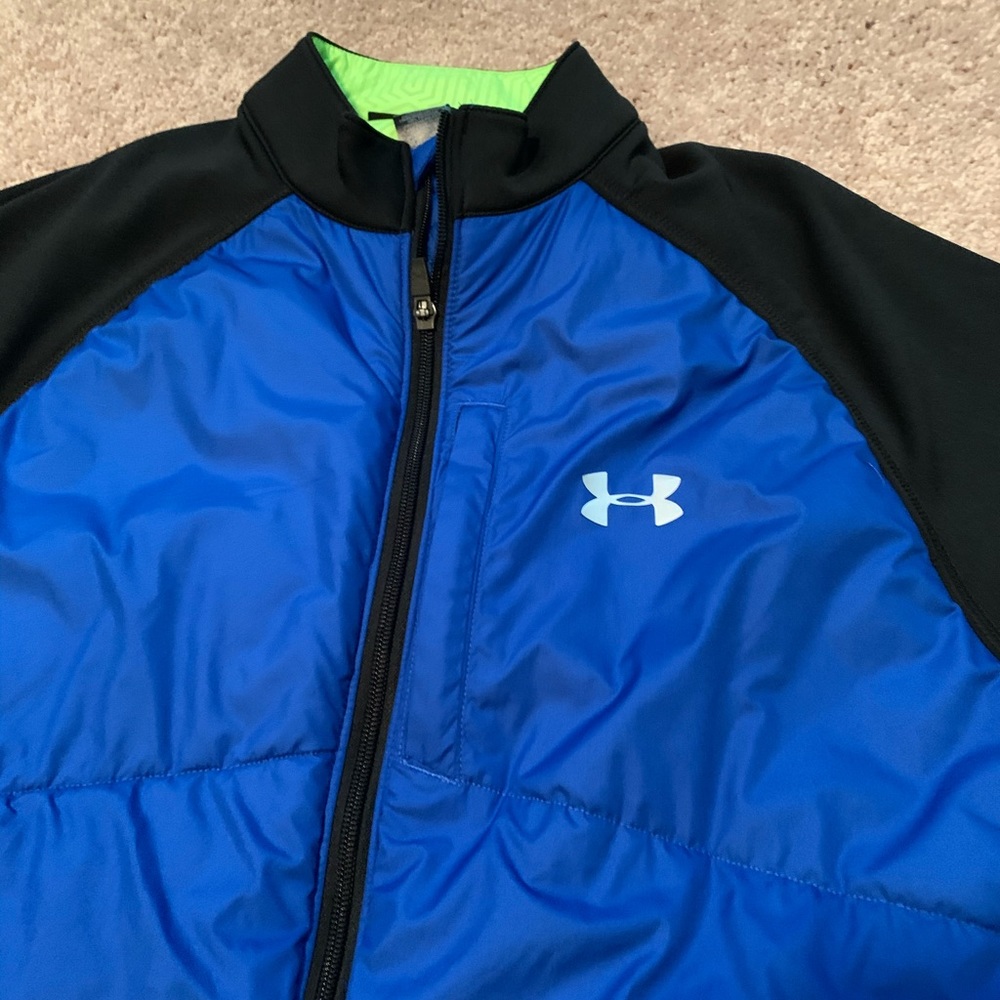 Men’s UA golf jacket.